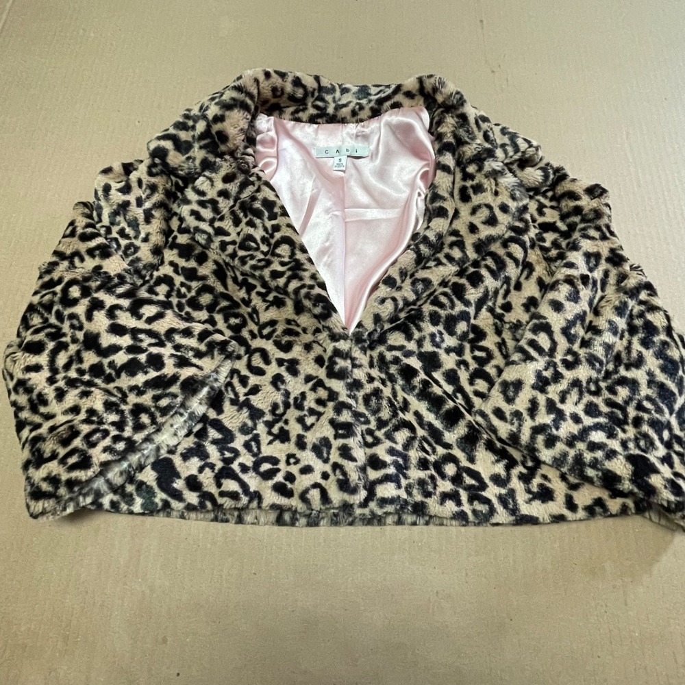 Cabi Cheetah Jacket Size S Leopard Faux Fur Cropped Coat Pink Satin Lining